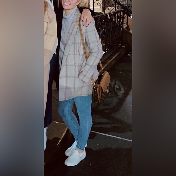 Cabi Oversized Blazer - Picture 2 of 6